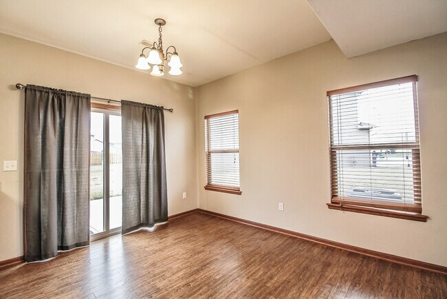 Foto del edificio - 2603 Buttonwood Dr