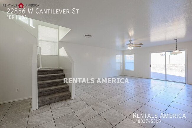 Foto del edificio - 4 Bedroom 2 Bathroom Spacious Home
