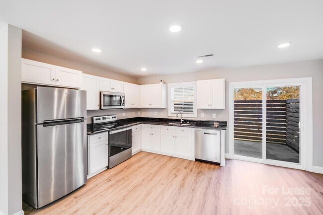 Foto del edificio - 604 W 8th St