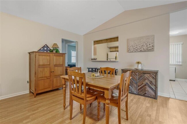 Foto del edificio - 720 E 6th St