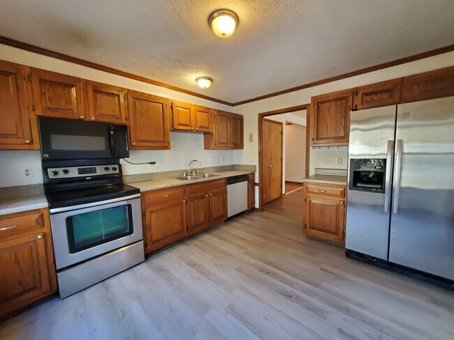 Building Photo - 1525 Mintz Ave
