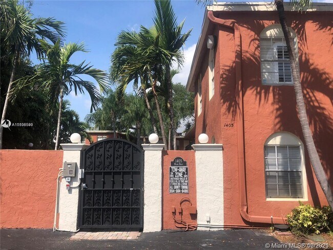 Foto del edificio - 1405 Miami Rd