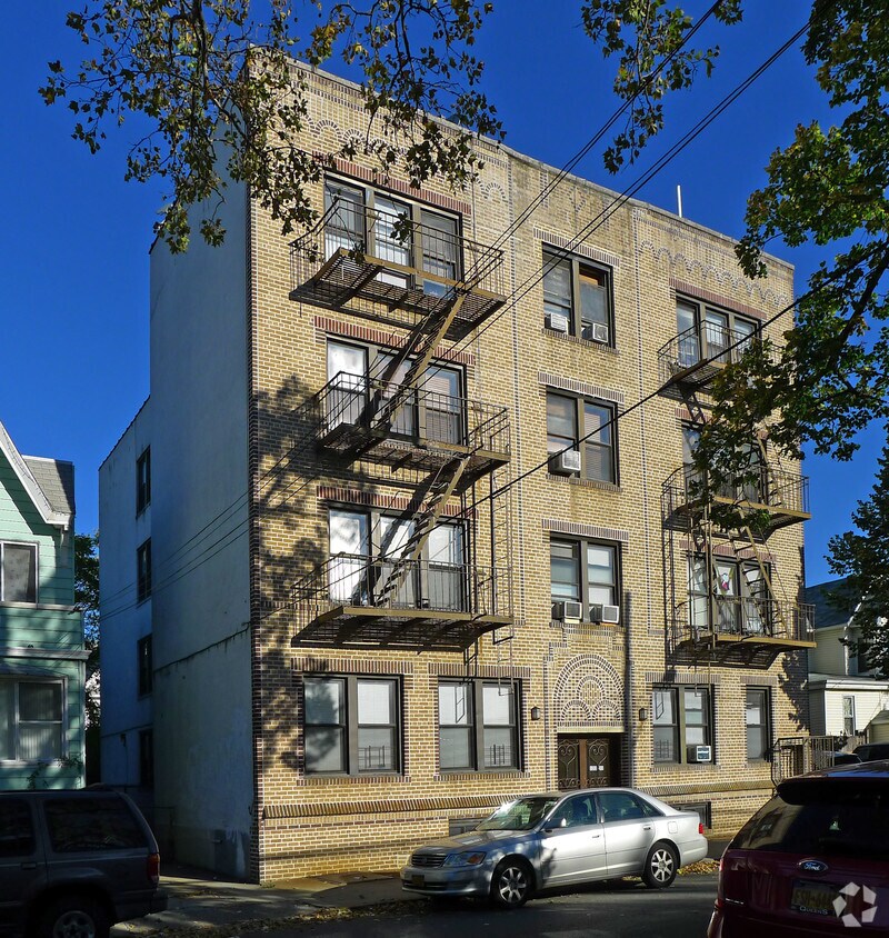 Primary Photo - 102-33 91st Ave