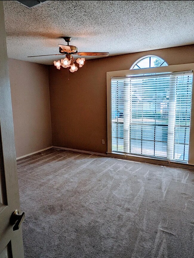 Building Photo - 8010 Tantara Ct