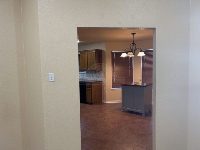 Building Photo - 2509 Lavender Ln