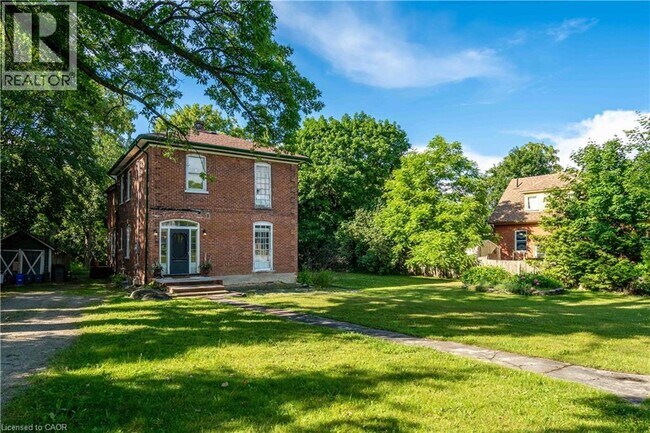 Building Photo - 88 Bridge St