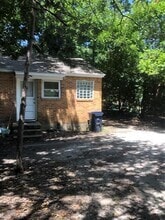 Building Photo - 904 Denton St