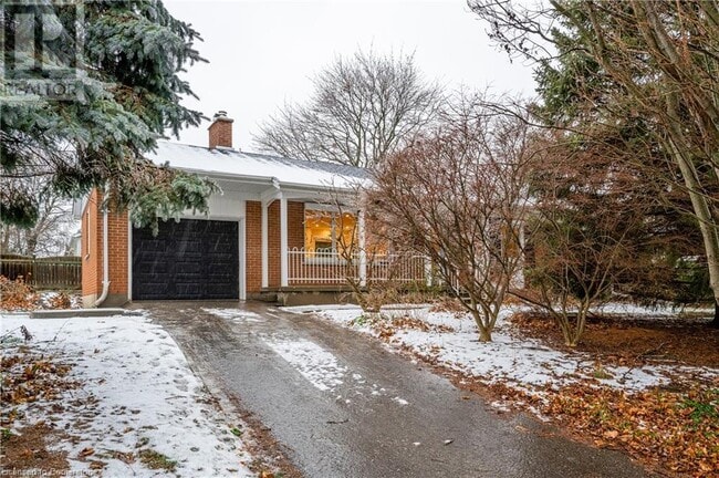 Building Photo - 348 Forest Hill Dr