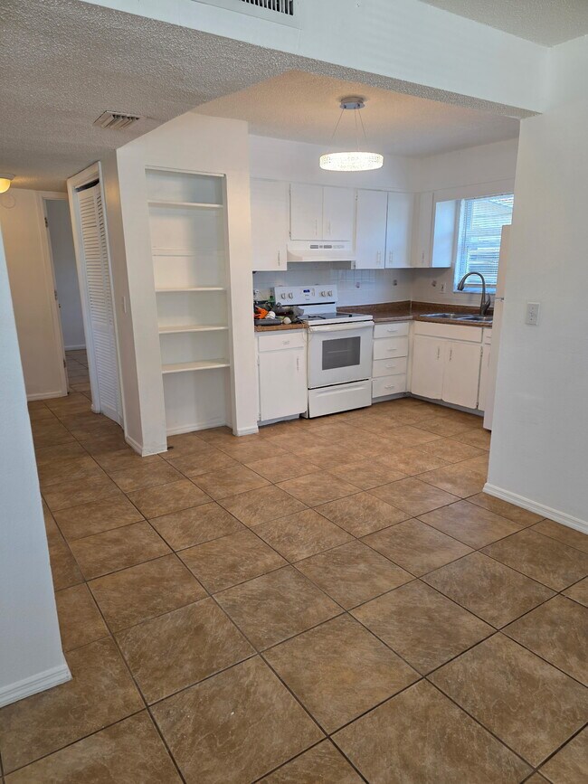 Foto del edificio - 3004 Oaklawn Ave