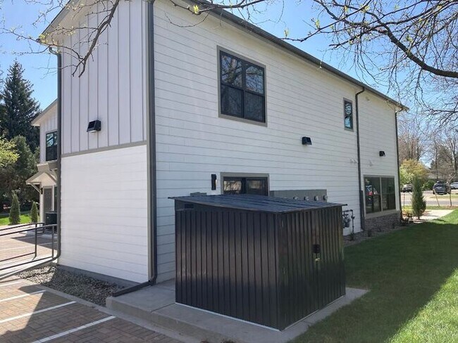 Foto del edificio - Brand New Condo in Central Fort Collins
