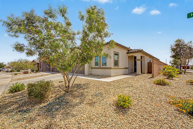 Foto del edificio - 19357 W Highland Ave