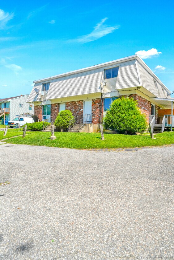 Foto principal - 387 Bucks Hl Rd