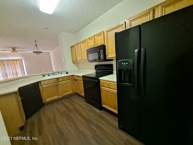 Building Photo - 3750 Silver Bluff Blvd