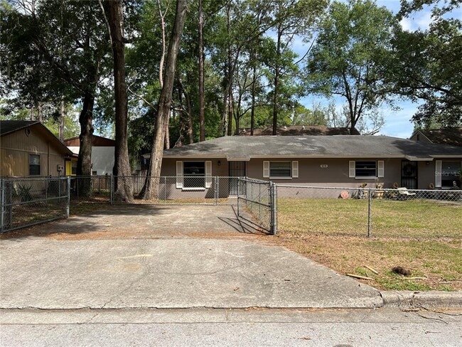 Building Photo - 6216 SW 10th Pl