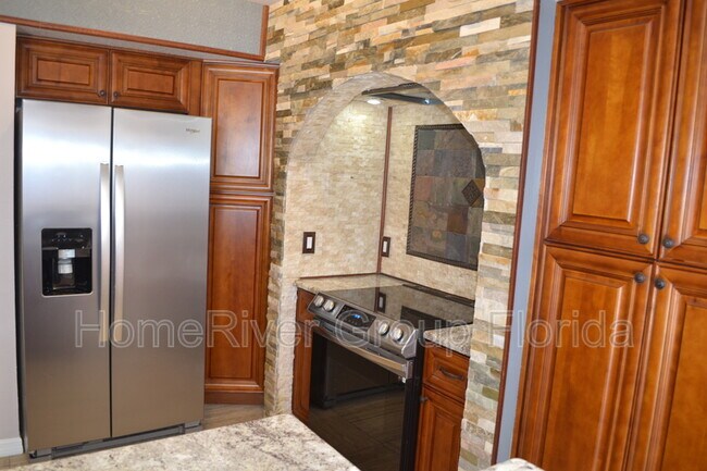 Building Photo - 179 Fairway Pointe Cir