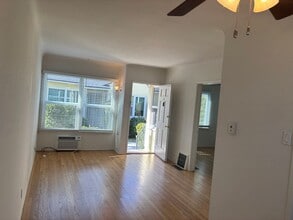 Building Photo - Western, 1151-1153