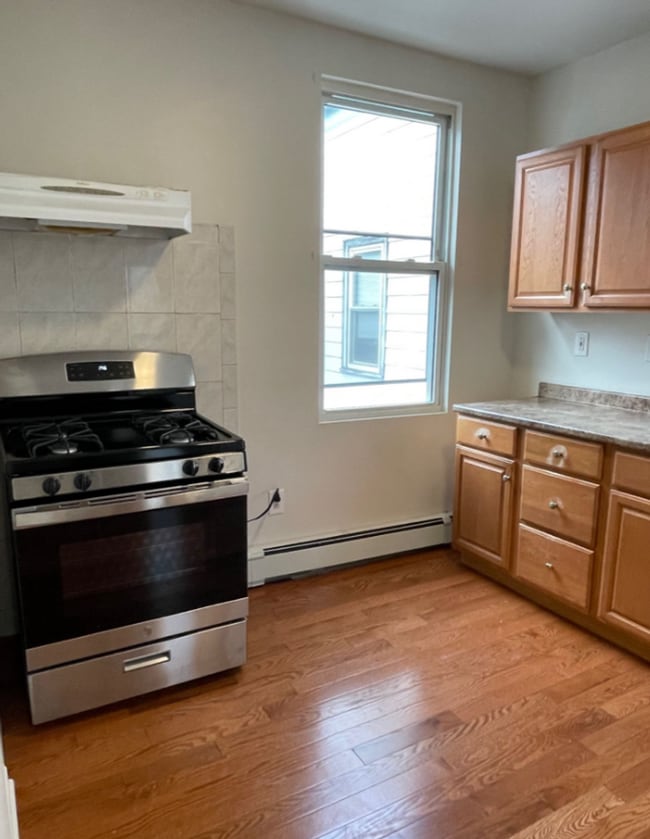 Photo - Spacious 2 Bedroom Coming Available! Apartment