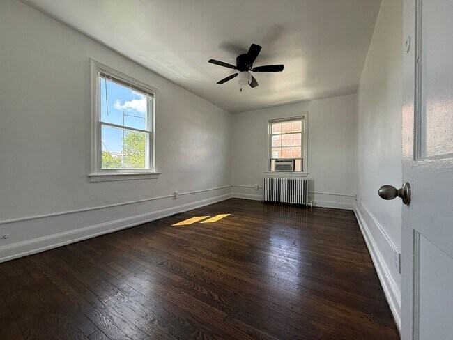 Foto del edificio - 2425 E St NE