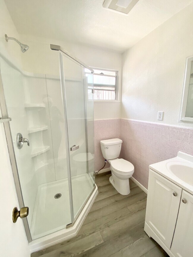 Foto del edificio - National City Move In Special 3 Bedroom 1 Bath Duplex with Views, Laundry and 2 car garage