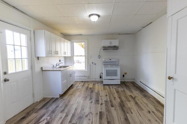 Building Photo - 117 N 12th St