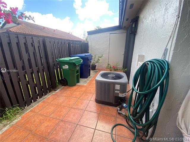 Foto del edificio - 4825 SW 152nd Ct