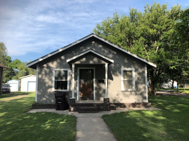 Primary Photo - 1300 S Walnut St