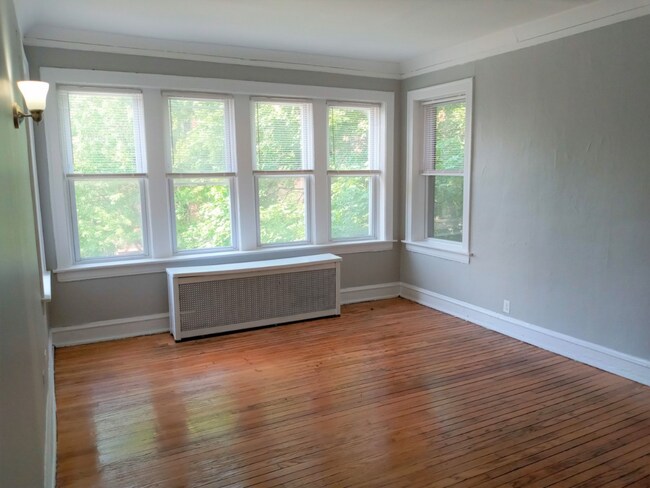 Foto del edificio - 8000 S Champlain Ave