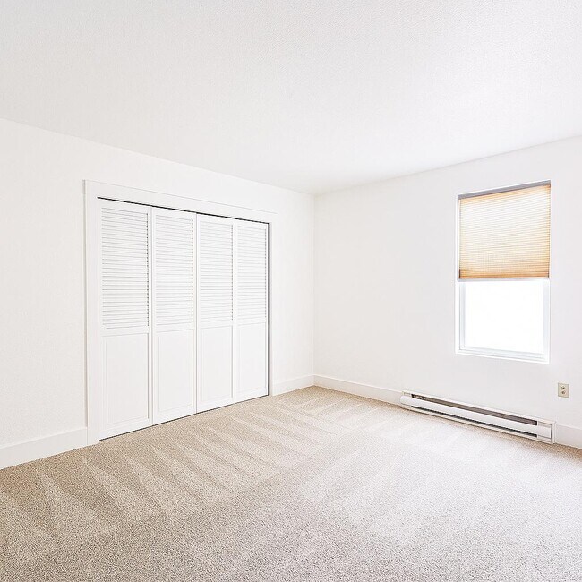 Foto del edificio - 1038 Lakeview Blvd E