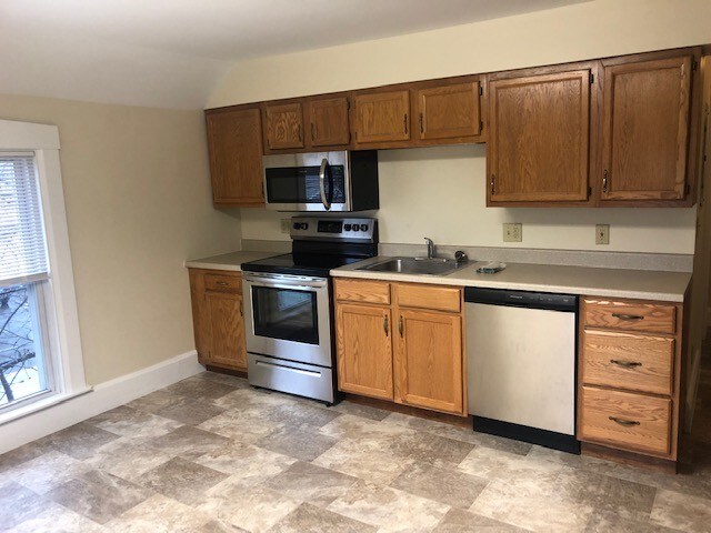 Foto principal - 555 Riverside Dr