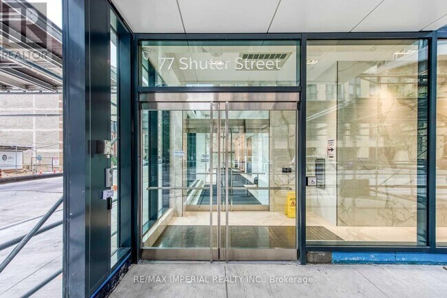 Building Photo - 77 Shuter St