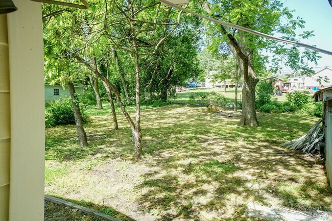 Foto del edificio - Beautifully Remodeled Three Bedroom Home!