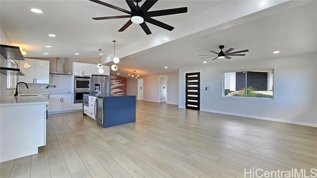 Building Photo - 1620 Halekoa Dr