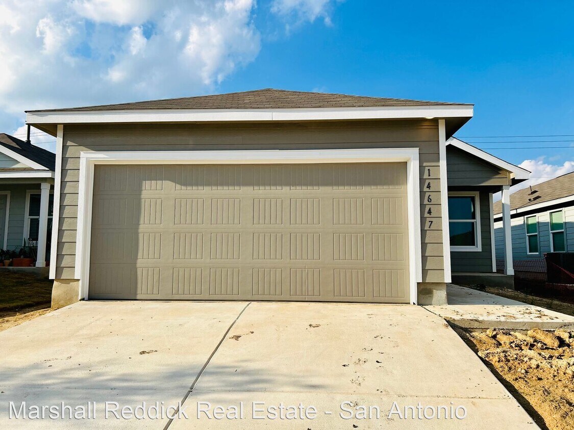 Foto principal - 3 br, 2 bath House - 14647 Greenfield Mill