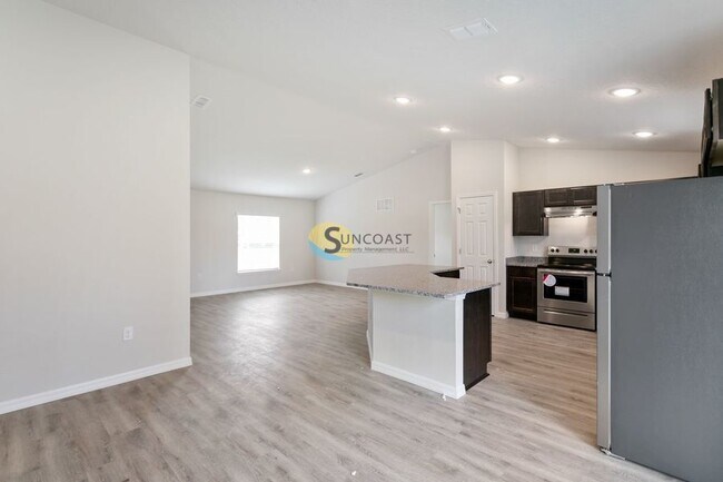 Foto del edificio - New 4BR/2BA Home in Marion Oaks ? Spacious...