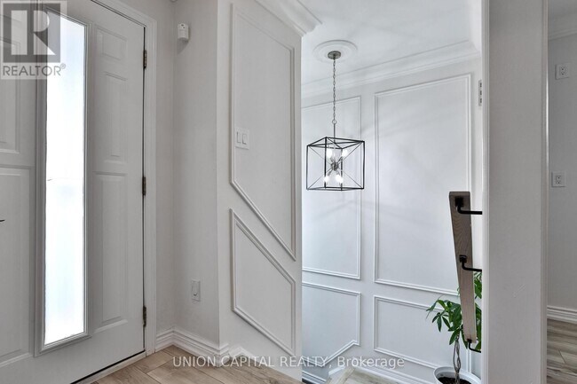 Building Photo - 21 Avon Crescent