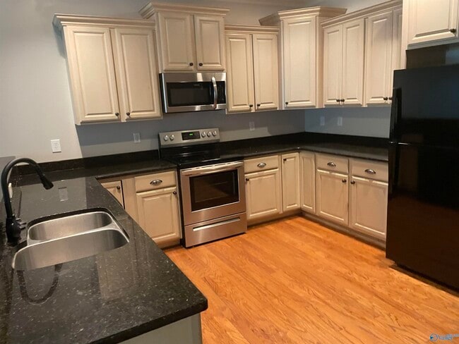 Foto del edificio - 212 Treetop Dr SE