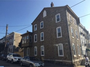 Building Photo - 181 Dupont St