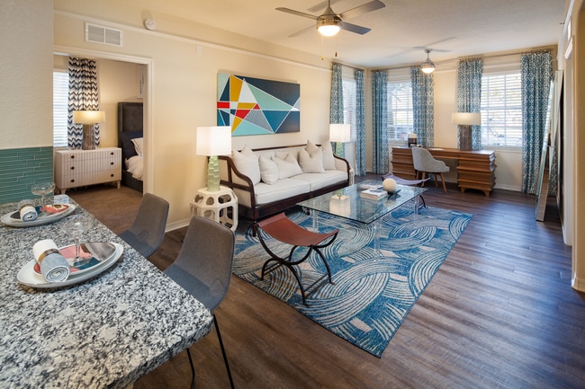 Building Photo - Cortland Portofino Place
