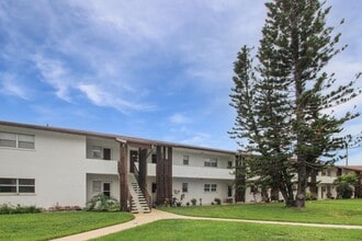 Building Photo - 201 Center Rd