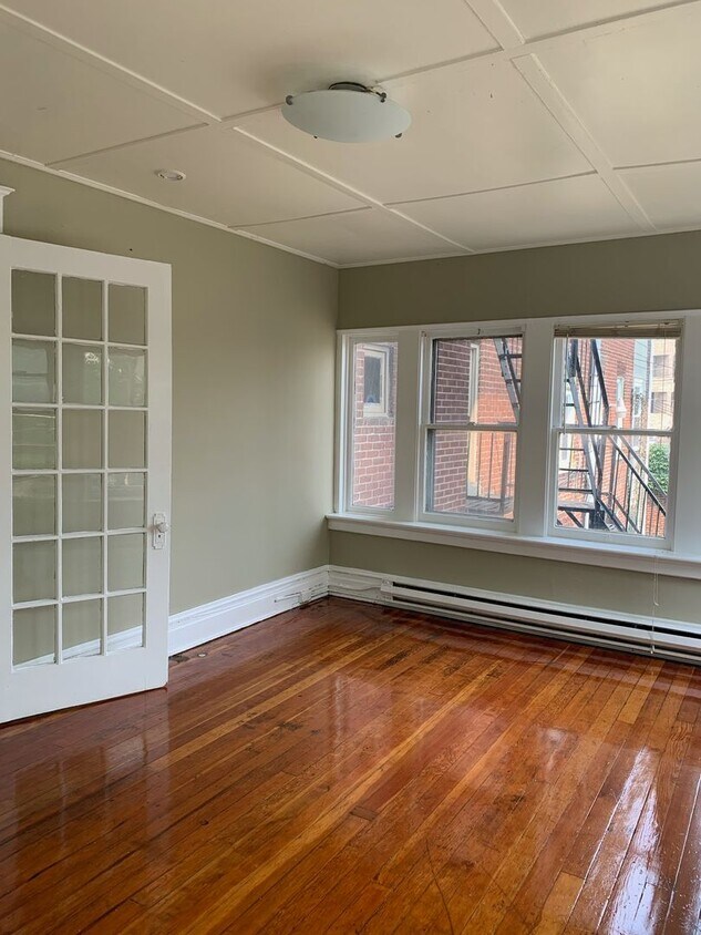 Foto del edificio - 417 W Walnut St