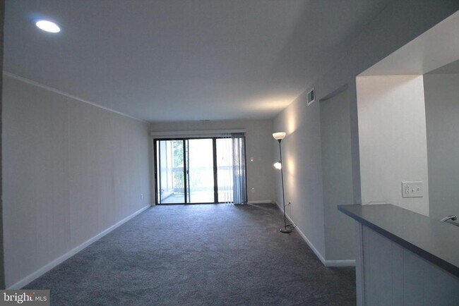 Foto del edificio - 5790 Rexford Ct