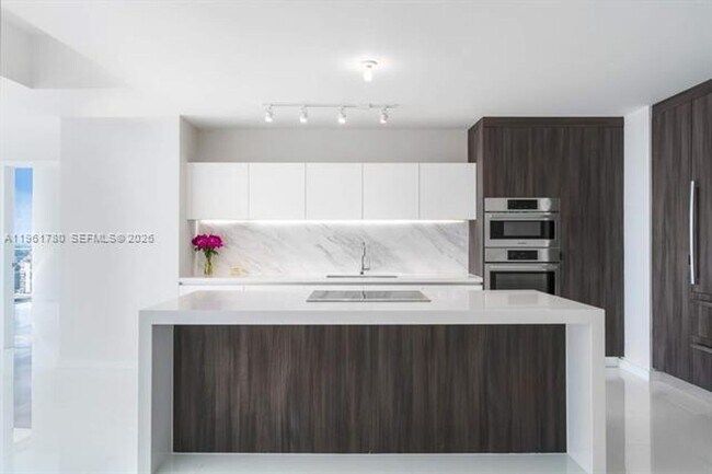 Foto del edificio - 851 NE 1st Ave