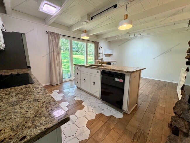 Foto del edificio - 602 Azure Hills Dr