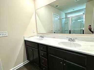 Foto del edificio - 49 Shelter Ln E