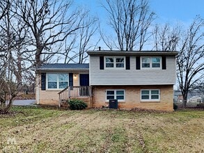 Building Photo - 1835 Mountainbrook Dr