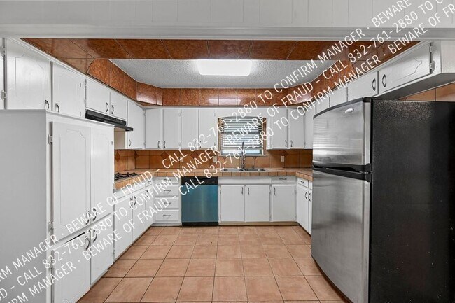 Foto del edificio - 2346 February Ln