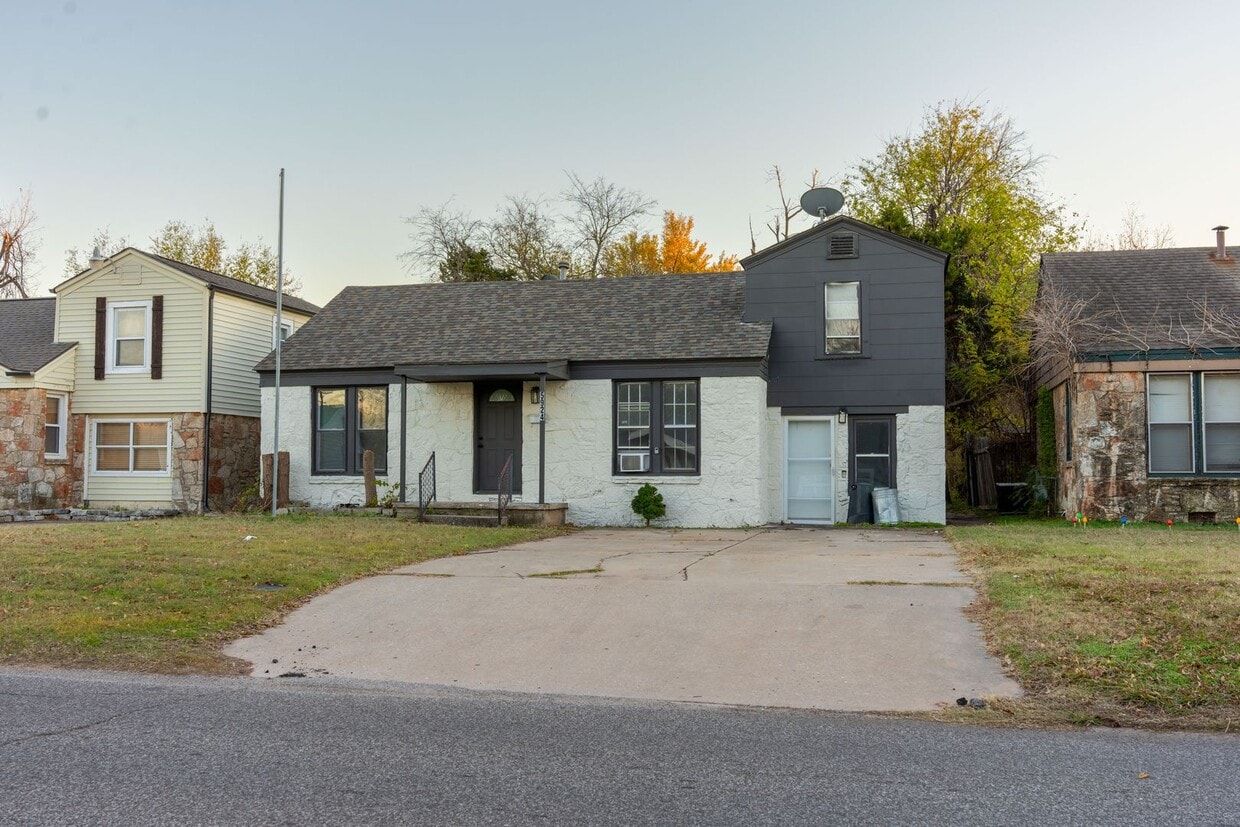 Primary Photo - 4 Bedroom Rent to Own Home Available!