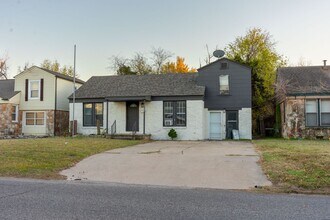 Building Photo - 5924 NW 42nd St