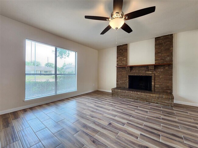 Building Photo - 10146 Horseshoe Bend Dr