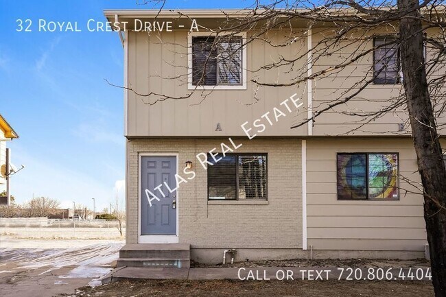 Building Photo - Beautiful apartment, 2 Bed 1.5 Bath Townho...